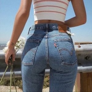 Levi's High Rise Wedgie Fit Jeans Size 24